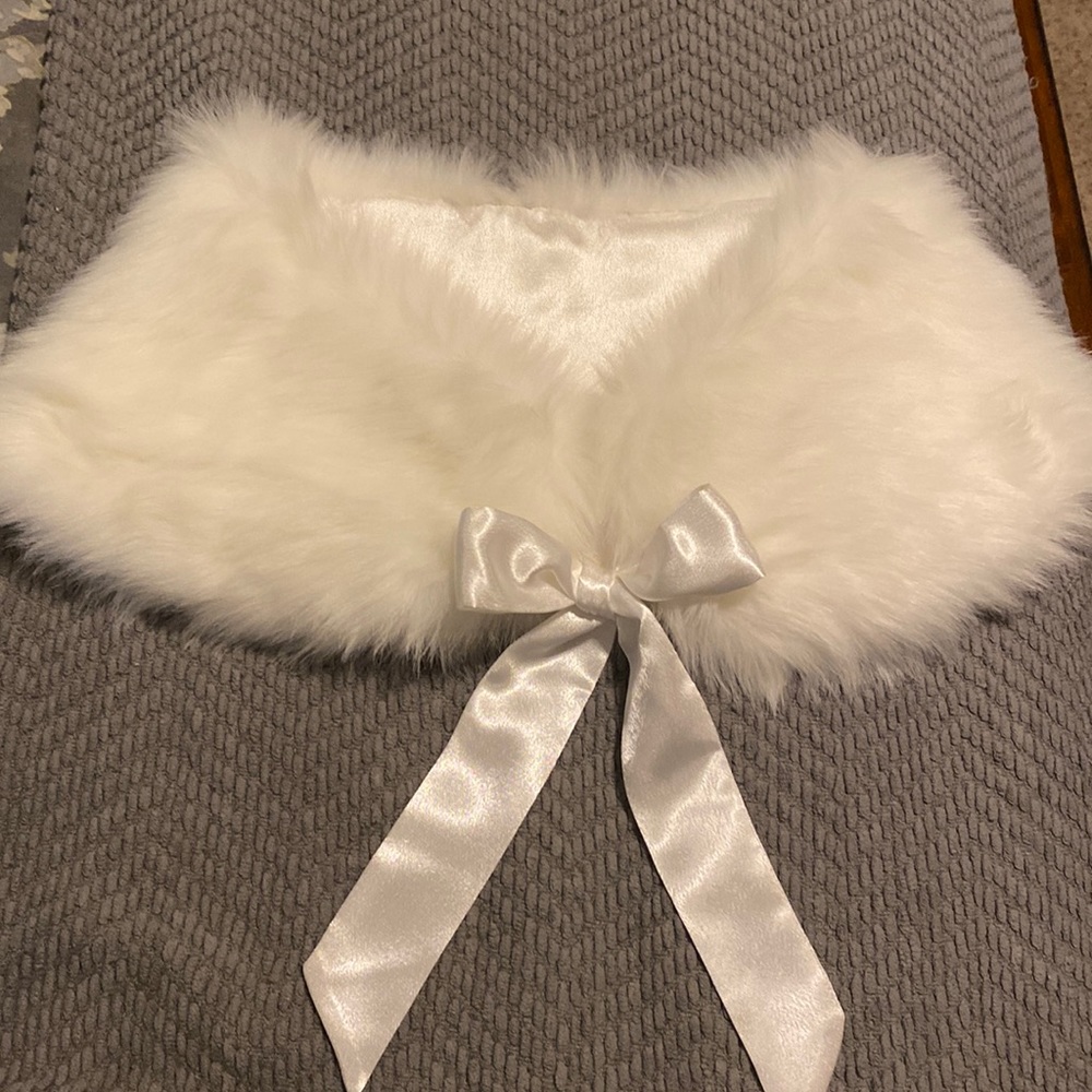 Wedding! White faux fur wrap- girls size 10-14